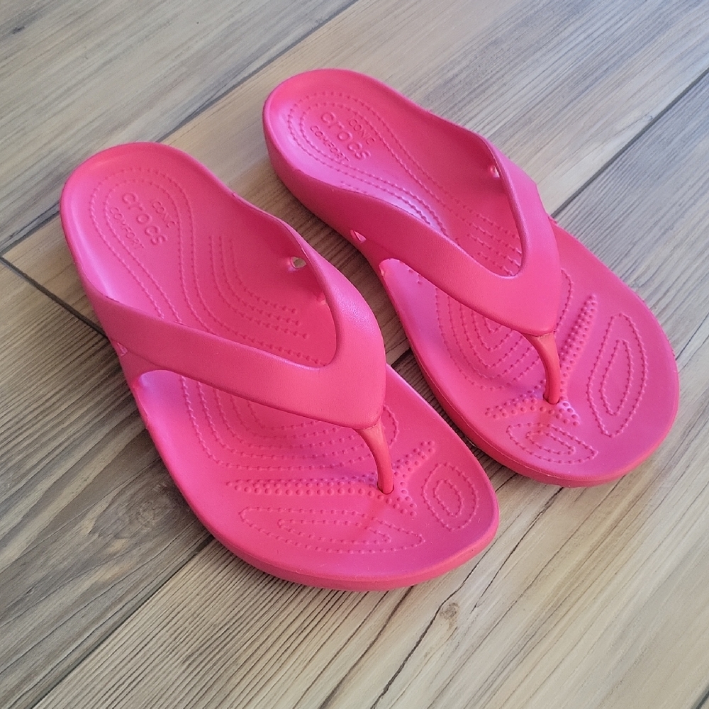 CROCS Vibrant Pink Sandals